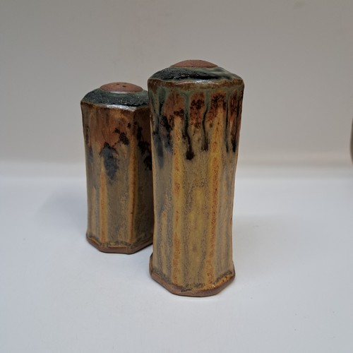Click to view detail for #250713 Salt & Pepper Shaker Set $18